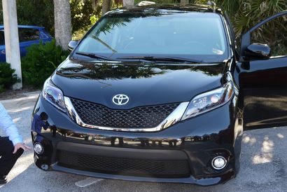 difference between toyota sienna ce le and xle #1